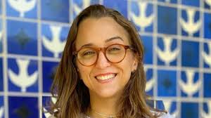 Kari Santos pede ajuda nas redes sociais para pagar multa concedida pelo TRE