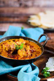 Mangalorean Kori Rotti Chicken Curry With Rice Wafers Whisk Affair Indian Food Recipes Curry Chicken And Rice Curry Chicken