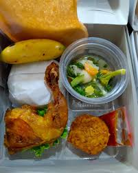 Nasi + Ayam Goreng Tepung + Semur Tahu + Sambal + Kerupuk