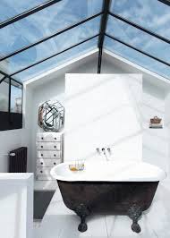 Salle De Bain Avec Verriere Conseils Et Idees Clemaroundthecorner Salle De Bain Noir Et Blanc Verriere De Toit Et Salle De Bain