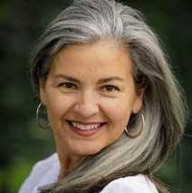 Lisa Delong's Instagram, Twitter & Facebook