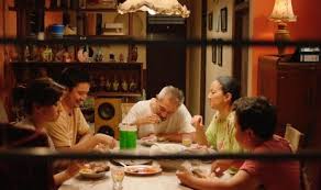 Cerita tentang kaya mendadak yang dialami oleh sebuah keluarga Sutradara Orang Kaya Baru Bebaskan Improvisasi Pemeran Republika Online