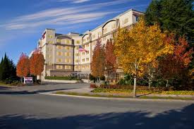 Visitors can be dropped off within two miles of the hotel and be within walking distance of the city's shopping, an abundance of restaurants, and boutiques. Hotel I Bellevue Silver Cloud Hotel Bellevue Eastgate Ticati Com