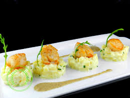 Recette noix de saint jacques : Noix De Saint Jacques Poelees Risotto De Panais Sauce Cassolette Reveries Culinaires