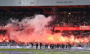 Berisha remained lively and smashed the ball from a tight angle on goal. Ofb Cup Finale Salzburg Pladiert Fur Klagenfurter Stadion Kleinezeitung At