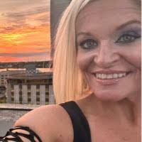 Jeanne Daigle's Instagram, Twitter & Facebook