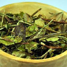 Ceaiul din frunze de afin contribuie la reglarea tranzitului intestinal, ajuta la mentinerea normala a glicemiei, sustine functia excretoare a rinichilor si este un puternic antioxidant. Ceai Afin Frunze 20gr