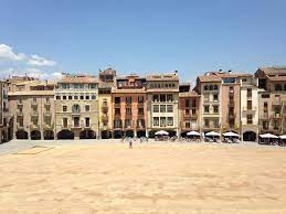 Click on the link to learn more about how you can start saving with us today! Apartaments Vicus 1 Con Vistas A La Plaza Mayor De Vic Vic Updated 2021 Prices