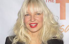 Her mom was involved in the arts and her father was a musician, so sia was exposed to creative elements at an. Darum Adoptierte Sia Ihre Sohne