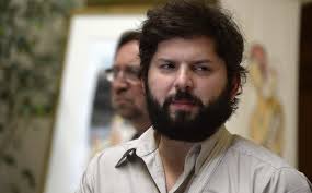 En el contexto de la gira nacional por las primarias presidenciales, el candidato del frente amplio por apruebo dignidad, gabriel boric, visitó la comuna. Boric Recorrera Chile Juntando Firmas Para Inscribir Nuevo Partido De Frente Amplio Epicentro Chile