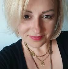 Grzegorz Braun pokazuje na żywym przykładzie, jak łatwo obnażyć brak  przygotowania i wiedzy u młodej „dziennikarki”. #Braun  #KonfederacjaKoronyPolskiej #PrawyPunktCiężkości