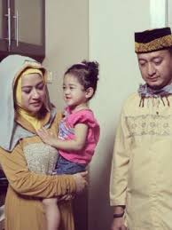 Memiliki 5 anak tak bisa membendung ustadz zacky mirza untuk bercerai dari istrinya, shinta tanjung. Ustadz Zacky Mirza Gugat Cerai Shinta Tanjung Netizen Beri Simpati Babatpost Com