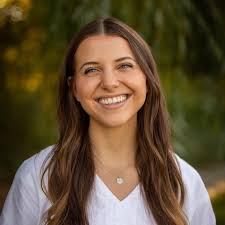 Alexa Ballard's Instagram, Twitter & Facebook