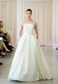 Hier finden sie looks und fashionstyles zur inspiration. New York Bridal 2016 Das Sind Die Schonsten Brautkleider Der Saison Brigitte De