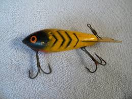 Black And Yellow Fishing Lures Vintage Wooden Fishing Lure Yellow And Black Bomber 4 1 8 Nice Yellow And Black Bomber Fishing Lure Fishing Lures And Baits Fishing Lures Vintage Fishing
