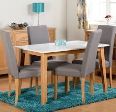 Ada banyak aturan yang mengatur tentang standar panjang, lebar dan tinggi kursi dan meja makan. Jual Meja Makan Scandinavian 4 Kursi Harga Murah