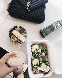 To help you maintain a healthy lifestyle through lockdown and beyond, we've pulled together a list of our favourite healthy recipe ideas from . P I N T E R E S T Carolinenietoo Healty Food Healthy Sports Food Food