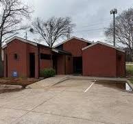 2401 W Green Oaks Boulevard, Arlington, TX 76016