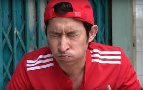 Vợ chồng Huy Khánh thách nhau đi ăn đậu phụ thối nhưng tội nghiệp nhất  là... anh quay phim