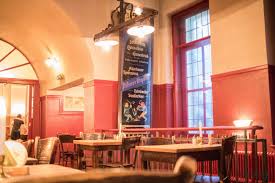 Dabei interpretieren wir deutsche klassiker zeitgemäß und mit internationalem. Heimisch Speisen In Berlin Deutsche Kuche Im Max Moritz