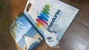Honduras Libro Que Habla De Naturaleza De Roatan Libre De Contaminacion Vatican News