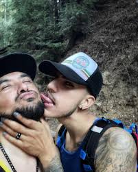 We've got some amazing neighbors in every direction— Dropped off a bit of  seafood cocktail to Glen Goddard, our neighbor to the north, and he  surprised us by popping open some Don