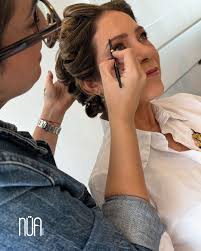 El lujo está en los detalles. En NÜA cuidamos cada acabado para resaltar tu  esencia con elegancia. #nailsnailsnails #AnthonyVallejo #NüaStudio #stile  #sofisticado