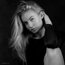 Amanda Stromberg's Instagram, Twitter & Facebook