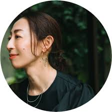 見る人の視線をさらう、強くてはかない”曲線美” by 和田麻里子【ファッションの目利きが選ぶ、BAR Jewellery】｜｜AMARC