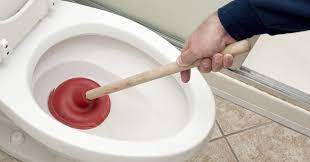 Menjadi tabiat bagi sesetengah orang membawa suratkhabar, telefon bimbit dan sebagainya apabila masuk ke tandas untuk membuang air besar. Tandas Terendam Dengan Teruk Sebab Dan Cara Menyelesaikan Masalah Di Rumah Persendirian Apa Yang Perlu Dilakukan Dengan Tandas Mengapa Najis Terukir Reka Bentuk Baru Dengan Butang