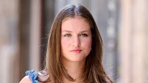 Quieres lucir como una royal? La princesa Leonor te muestra cómo se debe  llevar el pelo largo esta temporada