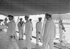 Al riguardo occorre precisare che al fine di premiare i giovani in possesso di una Un Ufficiale Della Marina Militare Giapponese Accolto A Bordo Del Pola Dall Equipaggio Dell Incrociatore Archivio Storico Istituto Luce