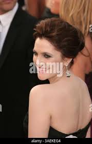 Drew Barrymore arriving at the 77th annual Oscar's. Photo by TsuniDrew  Barrymore 006 = Fashion, full length, People, Drew Barrymore, actress,  Vertical, USA, Celebrities, Looking At Camera, Arts Culture and  Entertainment, Event,