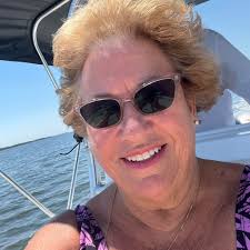 You won't be able to eat just one of these Antipasto Squares. Full recipe:  http://dlsh.it/9ajZDKQ