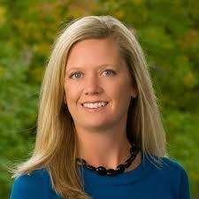 Robyn Ogden's Instagram, Twitter & Facebook