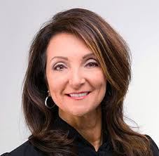 Susie Qualls's Instagram, Twitter & Facebook