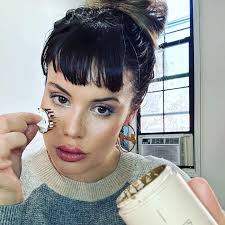 Literally obsessed with these #freckles 😍#derol