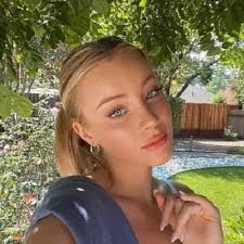 Her booty is positively peachy. Daisy Keech Bio Age Net Worth Height In Relation Nationality Body Measurement Career