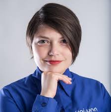 Sim, é uma distopia. E sim, é brasileira! Biônicos, meu novo filme dirigido  por Afonso Poyart, tem Jessica Córes, Bruno Gagliasso, Christian Malheiros,  Gabz e Klebber Toledo no elenco, já está disponível.