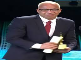 .مثلا شريف الدسوقي الي المفروض في الحقيقه غير انو ممثل بيشتغل حكاء تقريبا مش عارف اسمها ايه بالظبط فقال شريف دسوقي شوف فرقت قد ايه وطبعا جمل شريف الدسوقي كلها كانت عظيمه كان فيه لقطه كدا مني هلا وكريم قاسم كانو ماشيين في الشارع فكان. Ø®Ø§Øµ Ø£Ø´Ø±Ù Ø²ÙƒÙŠ ÙŠØ¬ÙŠØ¨ Ù‡Ù„ ØªÙ… Ù†Ù‚Ù„ Ø´Ø±ÙŠÙ Ø§Ù„Ø¯Ø³ÙˆÙ‚ÙŠ Ø¥Ù„Ù‰ Ù…ØµØ­Ø© Ù†ÙØ³ÙŠØ© Ù…ØµØ±Ø§ÙˆÙ‰