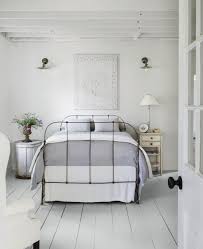 Welcome to our gallery showcasing 27 gorgeous living rooms with attention grabbing wall decorations. 25 Creative Bedroom Wall Decor Ideas How To Decorate Master Bedroom Walls
