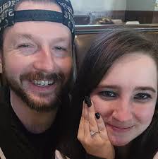 Anyone have any tips or recommendations for getting more work for a heavy  duty wrecker? Any clubs that are available for heavy duty towing?