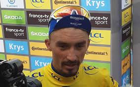 Près de 2,3 millions d'euros de primes et bonus de nouveau distribués cette le deuxième a droit à une prime de 200 000 euros et le troisième a cinq fois moins que le vainqueur soit 100 000 euros. Tour De France 2019 Je Suis Content De Donner Du Bonheur Savoure Alaphilippe Le Parisien