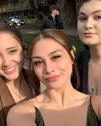 Julia Raine (@juliaaraine) • Instagram photos and videos