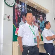 Vuthy Chea updated his profile picture.