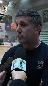 Adriano Santos, treinador do Uberlândia Academy, analisa desempenho da  equipe no primeiro dia de semifinais do Interior de Futsal