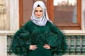 Sesuai namanya, warna emerald merupakan representasi dari warna batu permata zamrud berwarna hijau. 7 Warna Hijab Yang Bisa Jadi Pilihan Saat Pakai Baju Hijau Gelap Womantalk