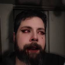 I'm asking a very vague movie question because this group has been  historically amazing at figuring out scary movies. I only remember the end  of the movie, nothing is particularly “resolved”, it