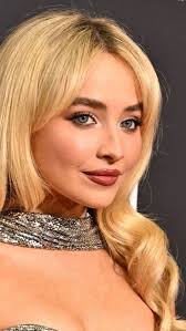 Here is another amaizing voice ...and whre is she now ??