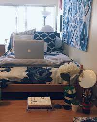 Compare preppy comforters, quilts and bedding sets to create a look of casual elegance that cuts across class lines and says you?ve arrived; Preppy Dorm Decor Marissa Kate
